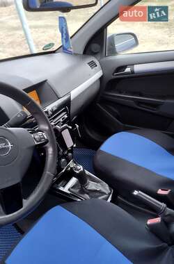 Универсал Opel Astra 2010 в 