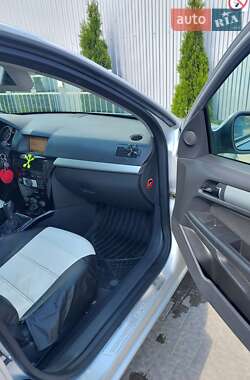 Универсал Opel Astra 2010 в 