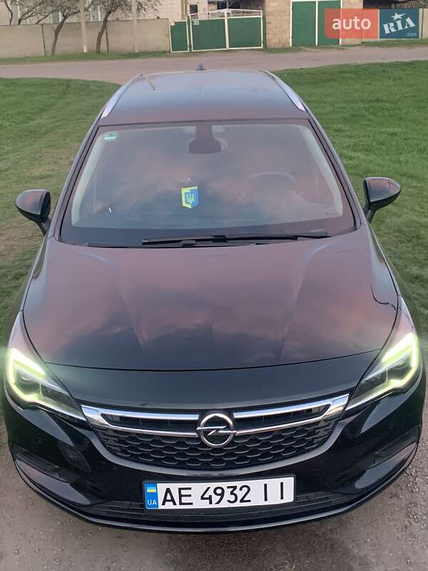 Универсал Opel Astra 2016 в Днепре