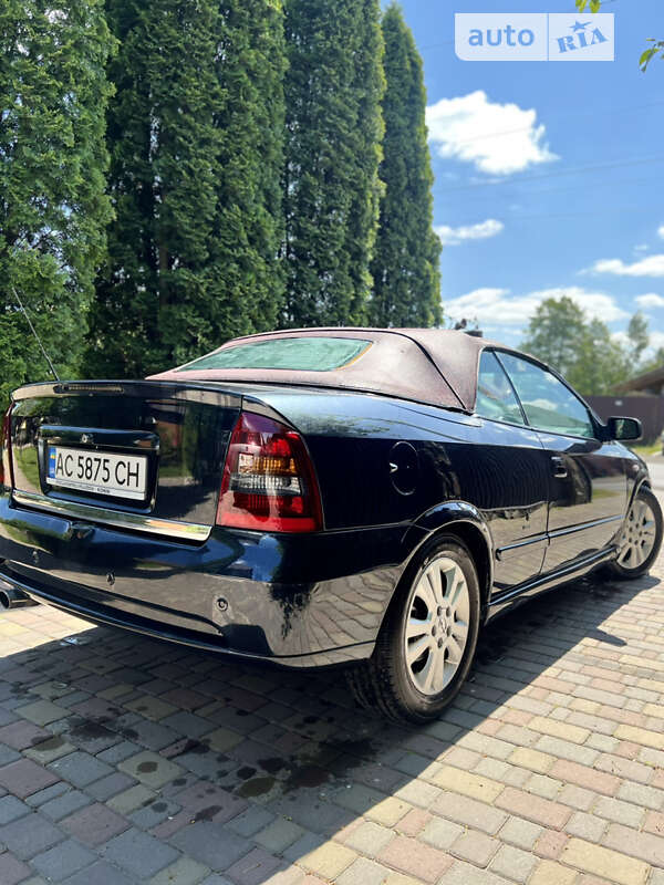 Кабриолет Opel Astra 2003 в Вараше