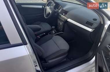 Универсал Opel Astra 2005 в Надворной