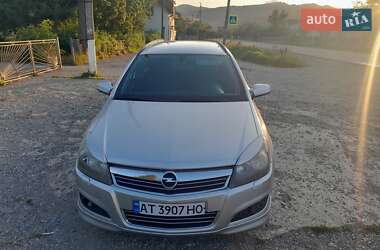 Универсал Opel Astra 2005 в Надворной