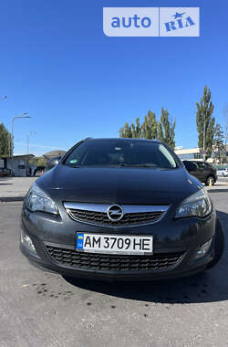 Универсал Opel Astra 2012 в Киеве