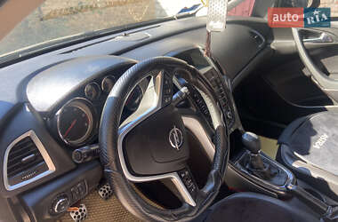 Універсал Opel Astra 2013 в 
