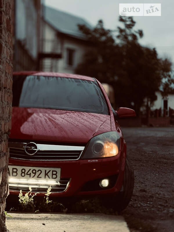 Хэтчбек Opel Astra 2008 в Виннице