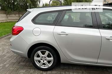 Універсал Opel Astra 2013 в Луцьку