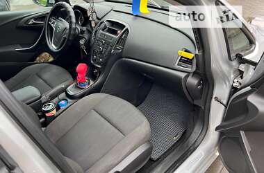 Універсал Opel Astra 2013 в Луцьку