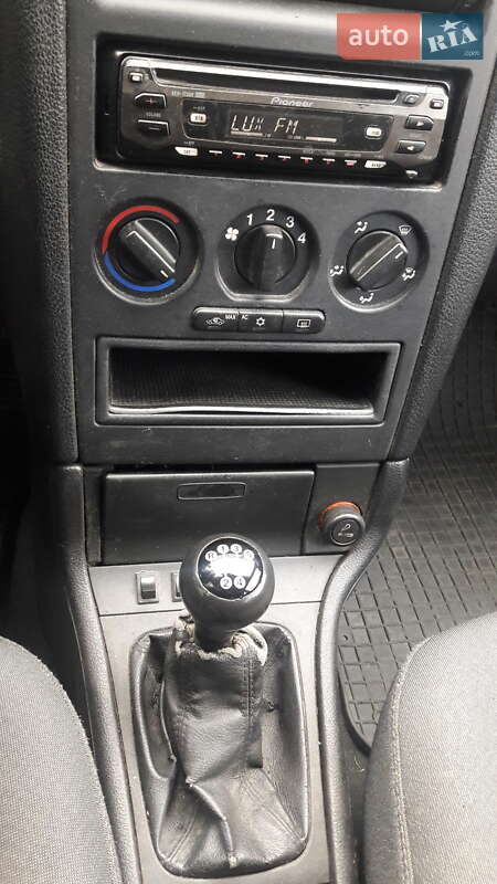 Седан Opel Astra 2008 в Львові