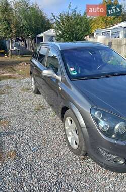 Универсал Opel Astra 2010 в 
