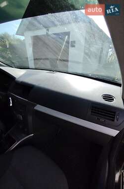 Универсал Opel Astra 2005 в 