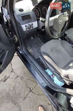 Универсал Opel Astra 2005 в 