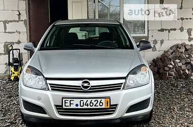 Універсал Opel Astra 2012 в Первомайську