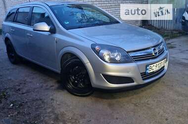 Універсал Opel Astra 2010 в Львові