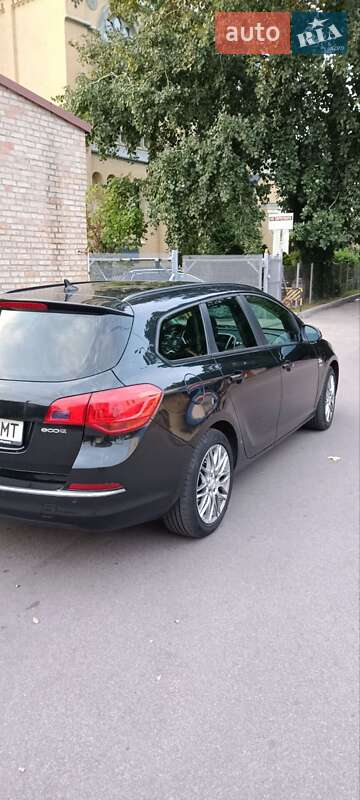 Універсал Opel Astra 2013 в Фастові