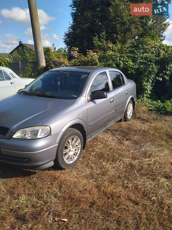 Седан Opel Astra 2008 в Киеве