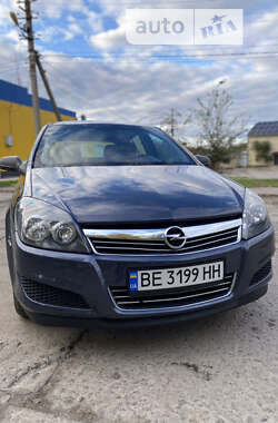 Хетчбек Opel Astra 2007 в Новому Бузі