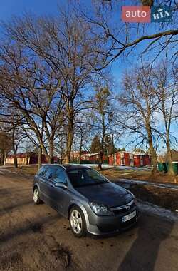 Универсал Opel Astra 2005 в Полтаве