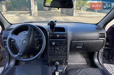 Седан Opel Astra 2000 в 