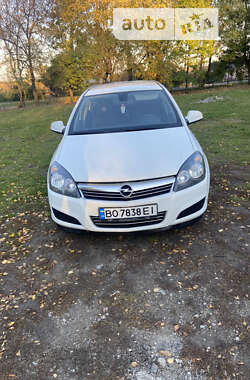 Универсал Opel Astra 2010 в Тернополе