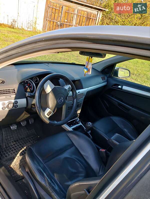 Хэтчбек Opel Astra 2007 в Киеве