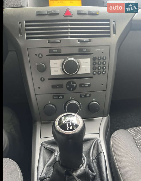 Купе Opel Astra 2006 в Виннице