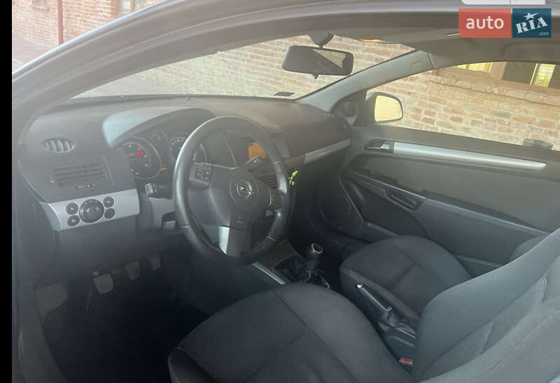 Купе Opel Astra 2006 в Виннице