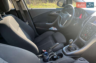 Универсал Opel Astra 2013 в 