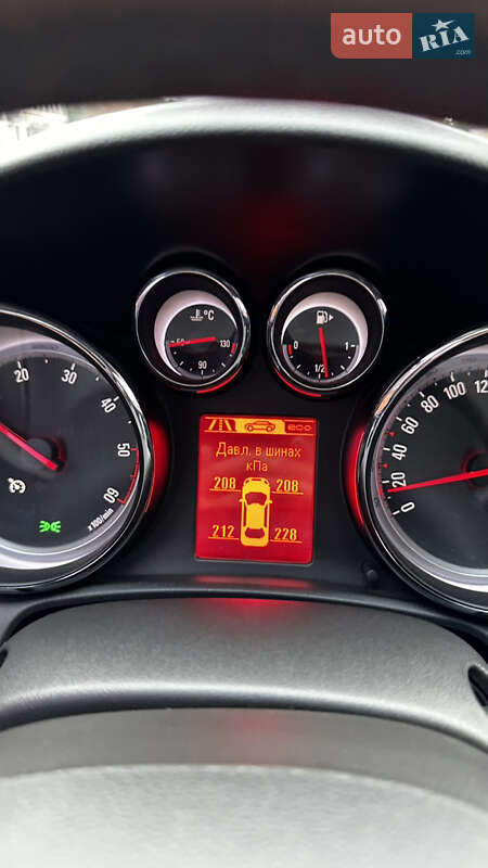 Седан Opel Astra 2015 в Павлограді