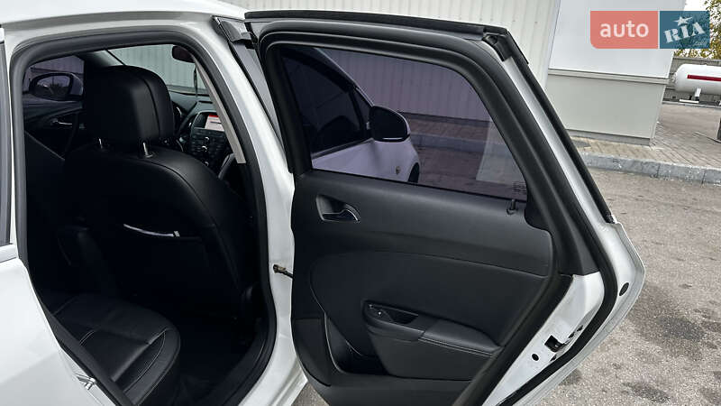 Седан Opel Astra 2015 в Павлограді