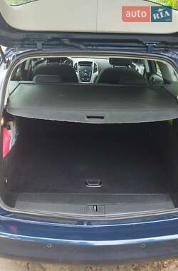 Универсал Opel Astra 2012 в 