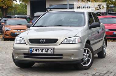 Седан Opel Astra 2006 в Днепре