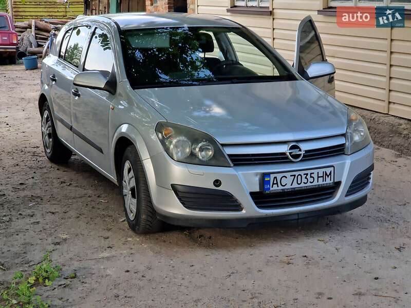Хэтчбек Opel Astra 2004 в Владимире
