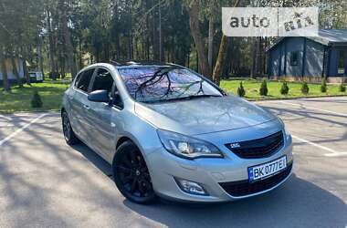 Хетчбек Opel Astra 2012 в Рівному