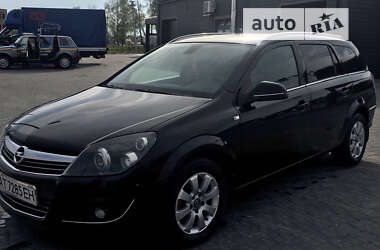 Універсал Opel Astra 2010 в Коломиї