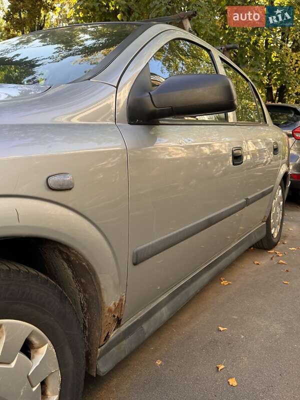 Седан Opel Astra 2005 в Киеве