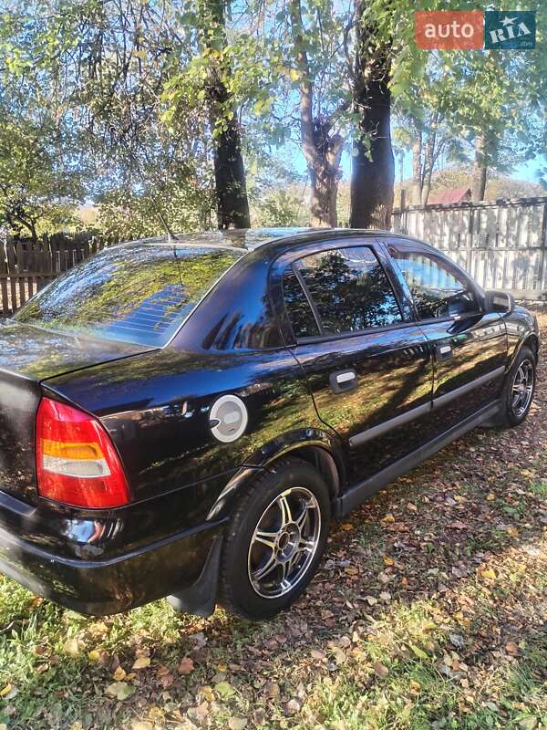 Седан Opel Astra 2007 в Делятині