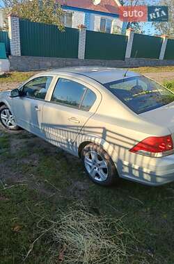 Седан Opel Astra 2010 в Чуднові