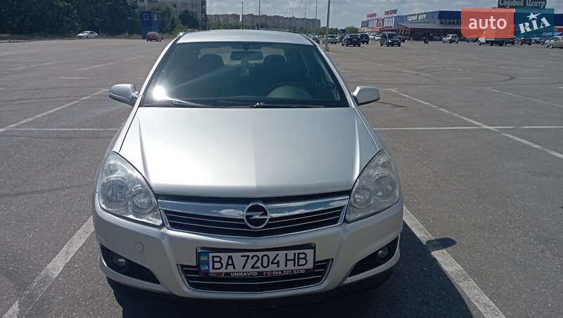 Хэтчбек Opel Astra 2008 в Павлограде