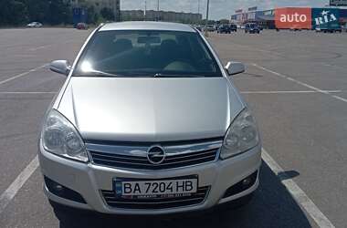 Хэтчбек Opel Astra 2008 в 