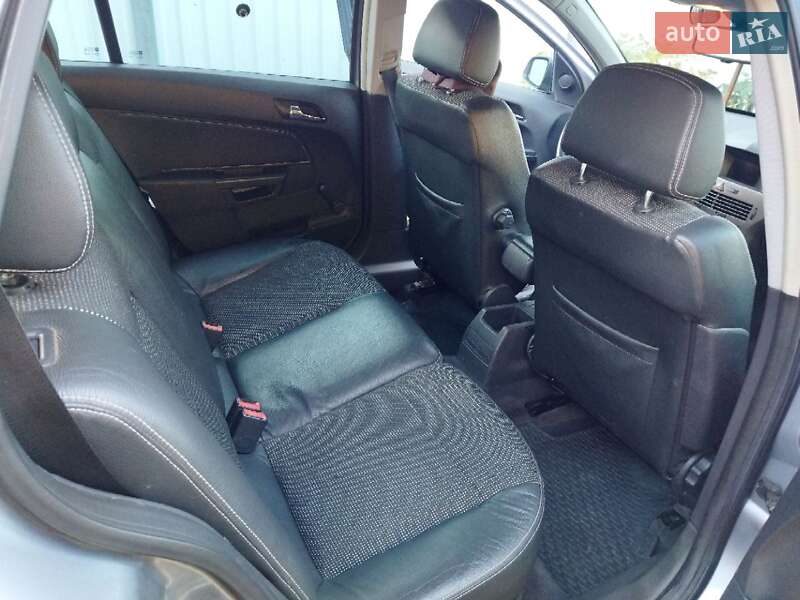 Універсал Opel Astra 2005 в Львові