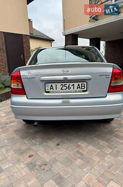 Седан Opel Astra 2004 в 