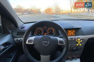 Хэтчбек Opel Astra 2007 в Мукачево