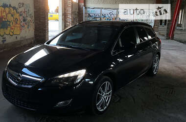 Универсал Opel Astra 2012 в 