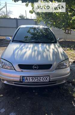 Седан Opel Astra 2003 в Гребінках