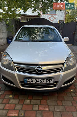 Универсал Opel Astra 2012 в 