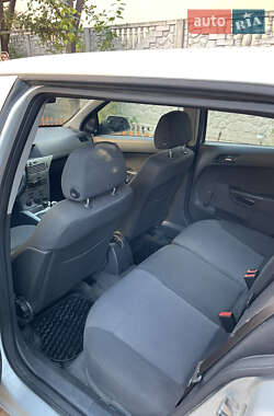 Универсал Opel Astra 2012 в 