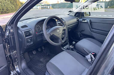 Седан Opel Astra 2005 в 