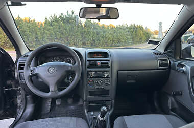 Седан Opel Astra 2005 в 