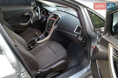 Универсал Opel Astra 2011 в 