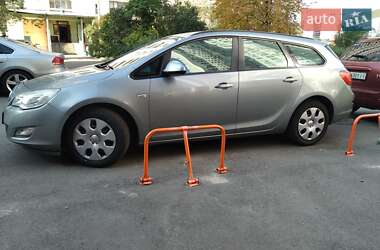 Универсал Opel Astra 2011 в 